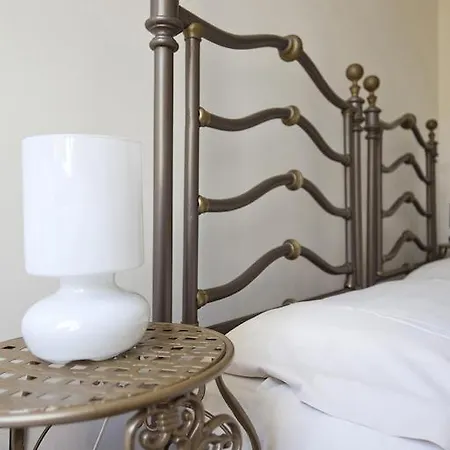 Bed & Breakfast La Canarina *