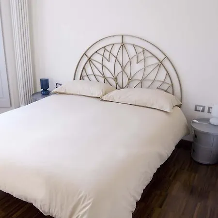 Bed & Breakfast La Canarina *