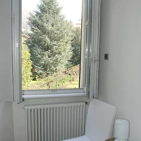 לינה וארוחת בוקר La Canarina 3*