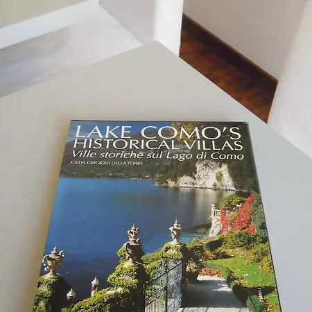 לינה וארוחת בוקר La Canarina 3*