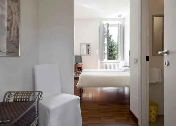 فندق مبيت وإفطار La Canarina 3*