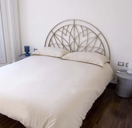 فندق مبيت وإفطار La Canarina 3*